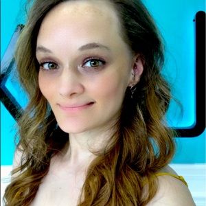 Meet your Posher, Courtney